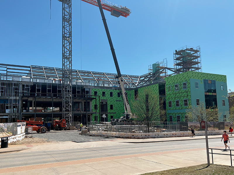 Installation of roof on New Frontiers building